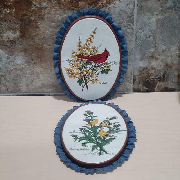 Vintage Bird Floral Pictures on Fabric Hoop Frame Set of 2 Goldfinches Red Robin - Picture 11 of 13